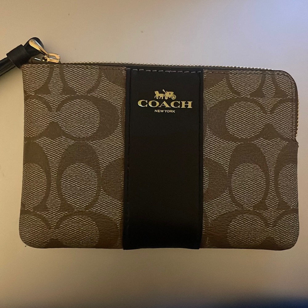 COACH Wristlet - Brand New